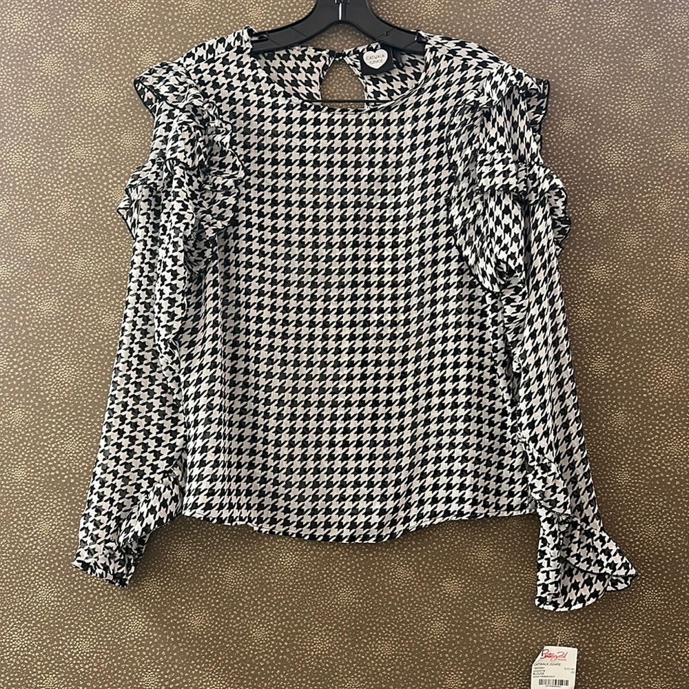 🔥🔥🔥NEW Catwalk Junkie Ruffle Long Sleeve Blouse